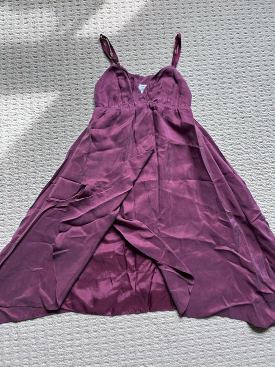 Wilfred Dresses & Skirts - Wilfred Satin Slip Dress in Berry